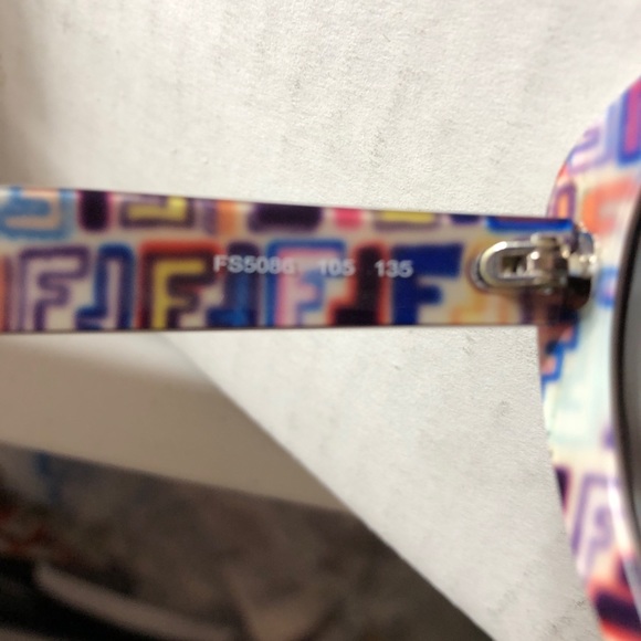 Fendi White Multicolor Logo Oversized Sunglasses - Picture 8 of 8